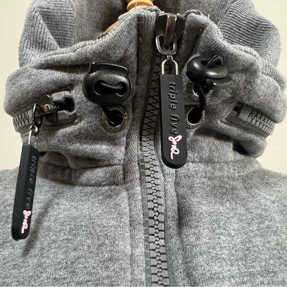 Triple Five Soul Y2K Gray Long Front Zip Fleece Size Small - Picture 6 of 12
